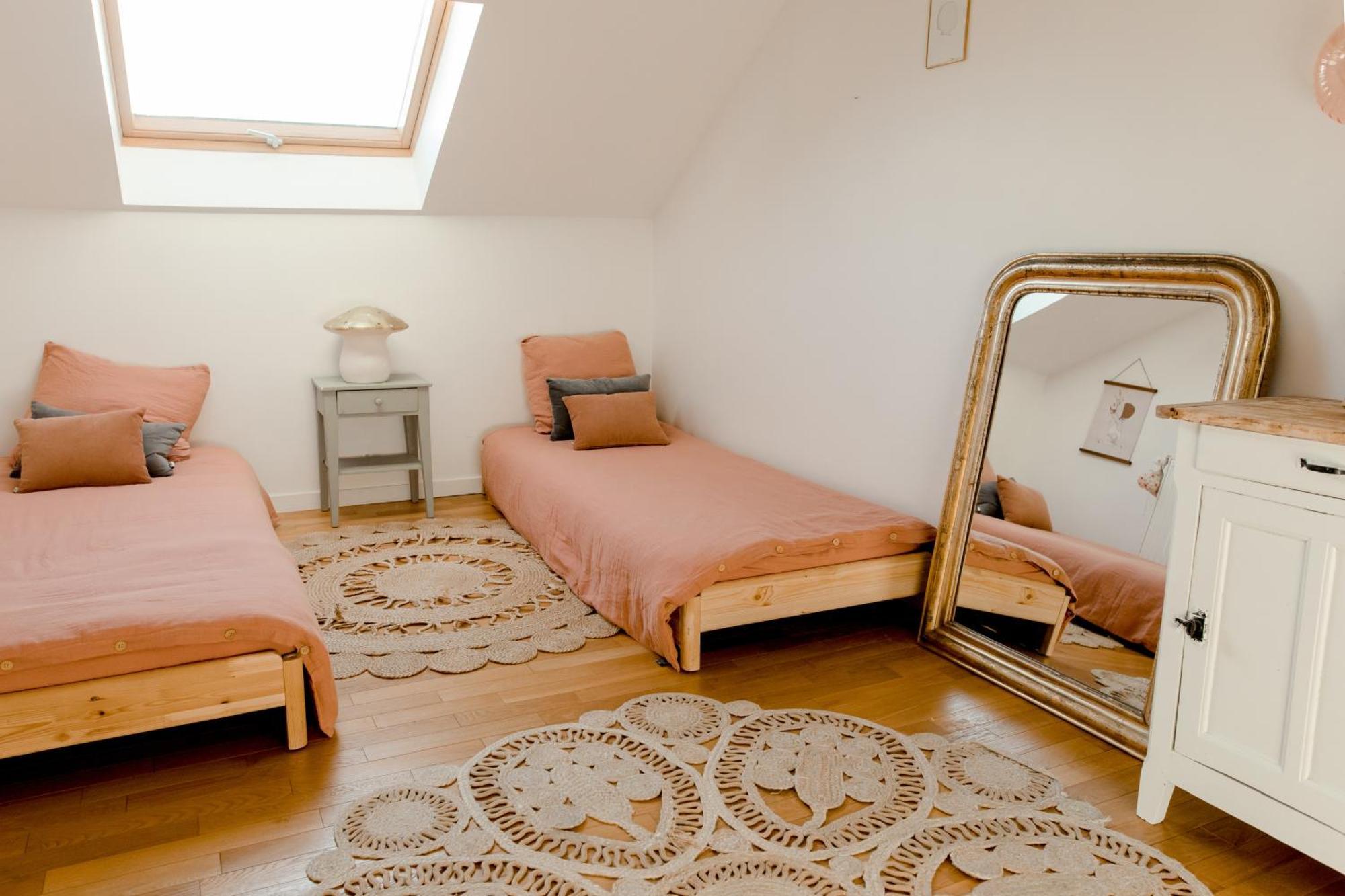 Logement Entier Ou A Partager Dans Maison Familiale A Rueil Malmaison, Proche De Paris La Defense Zewnętrze zdjęcie